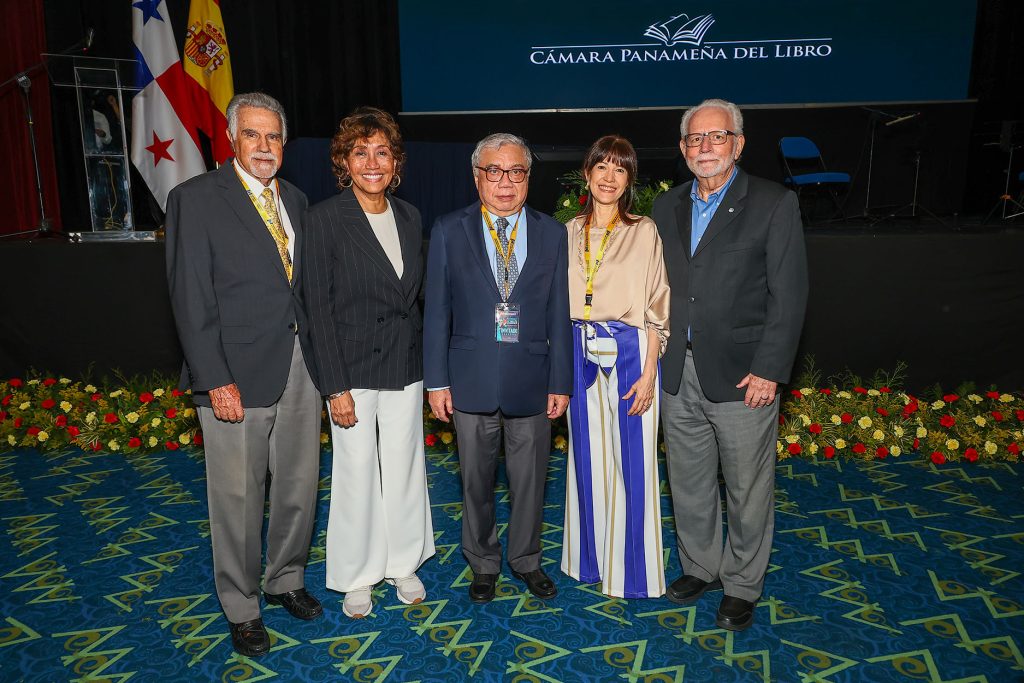 CULTURALES EVENTOS  | ¡Éxito rotundo en la XX Feria Internacional del Libro de Panamá!