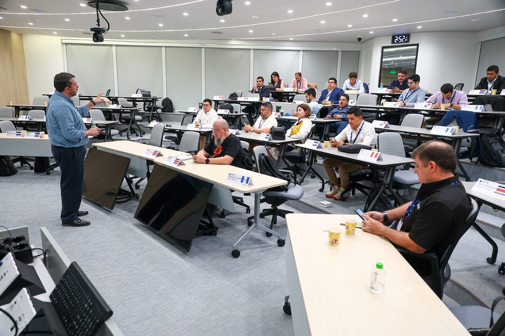 EMPRESARIALES EVENTOS  | INTELIGENCIA ARTIFICIAL PROTAGONIZA ENCUENTRO ACADÉMICO DE INCAE