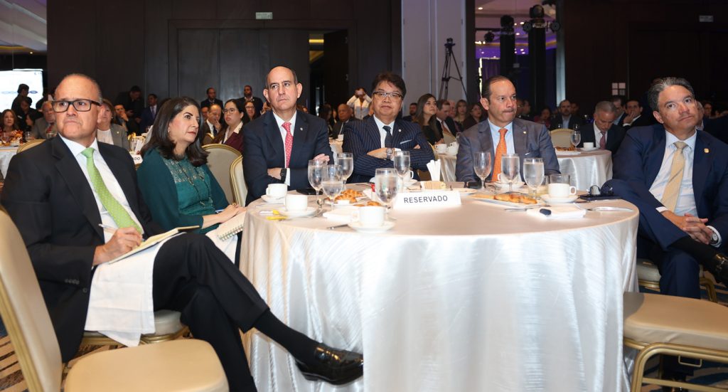 EMPRESARIALES EVENTOS  | CONFIANZA Y CRECIMIENTO: IMPULSO DEL SECTOR BANCARIO EN PANAMÁ